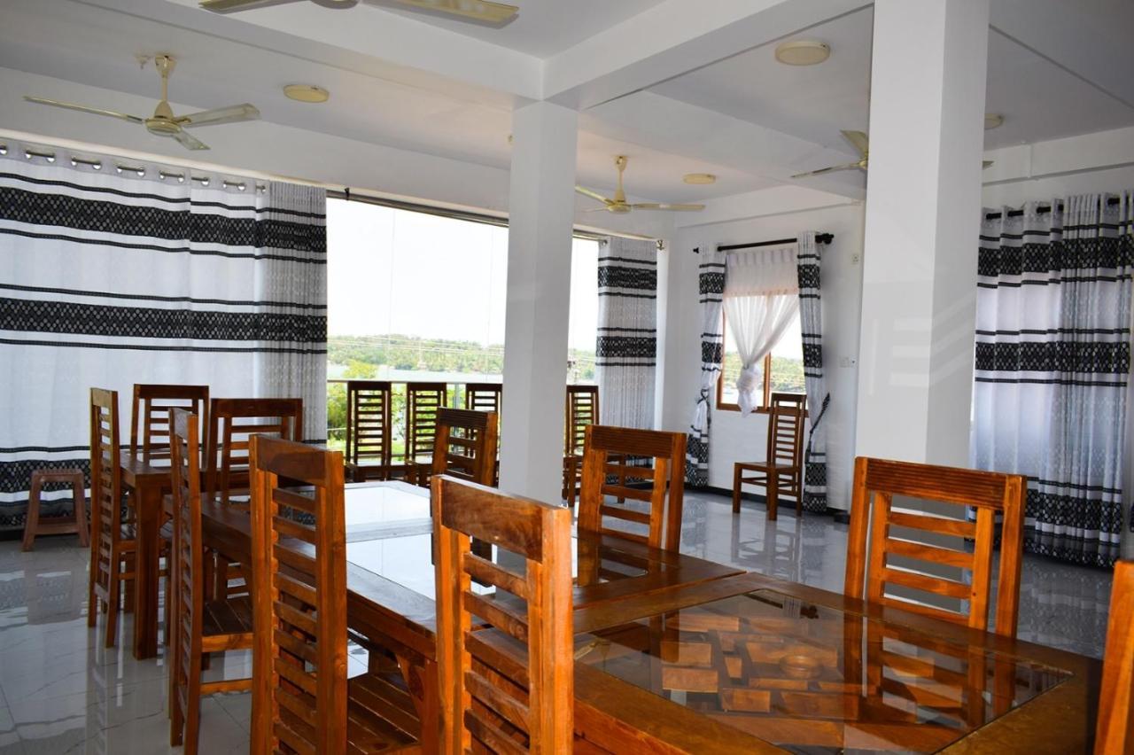 Holiday Villa Trincomalee Eksteriør billede