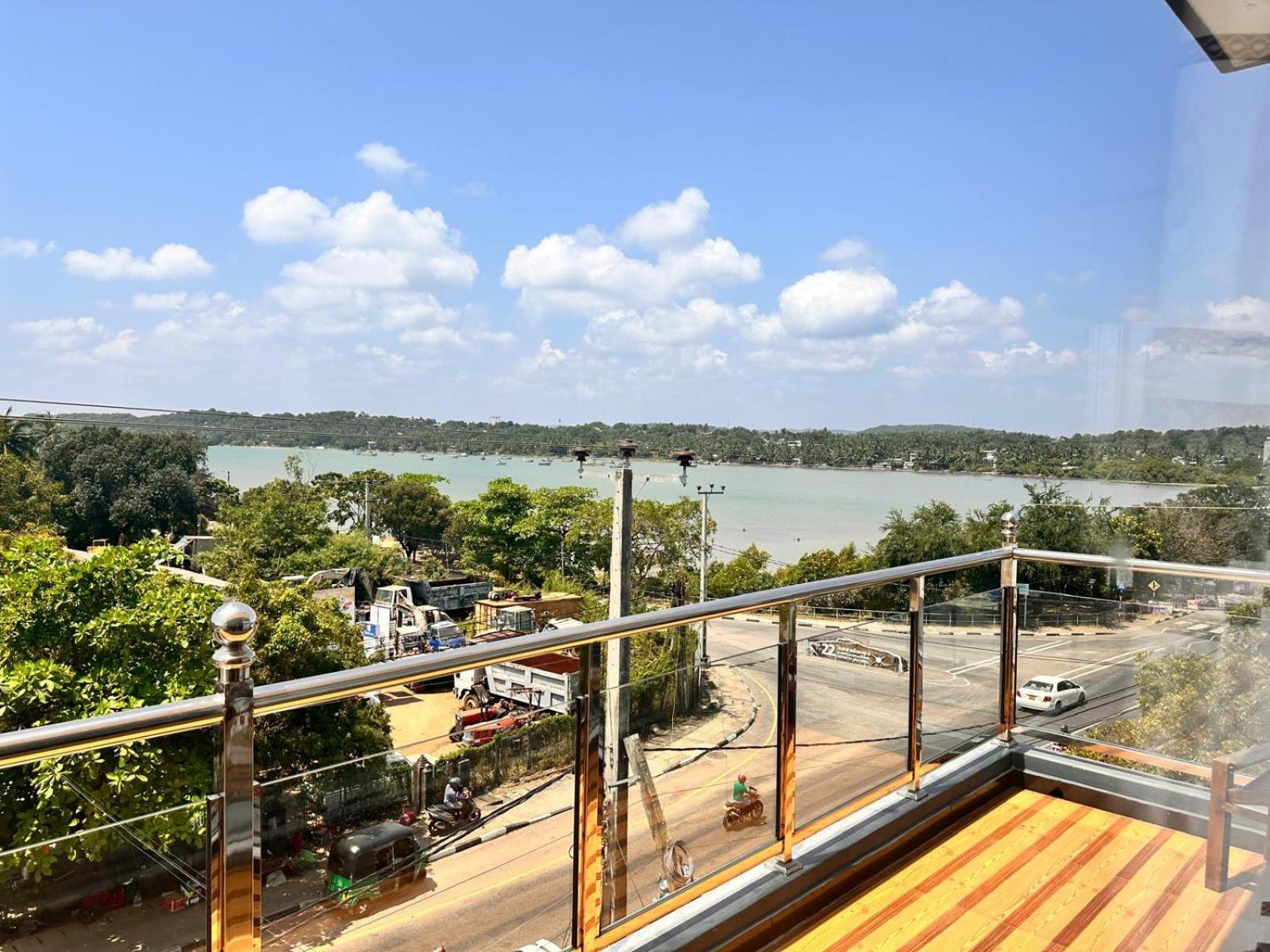 Holiday Villa Trincomalee Eksteriør billede