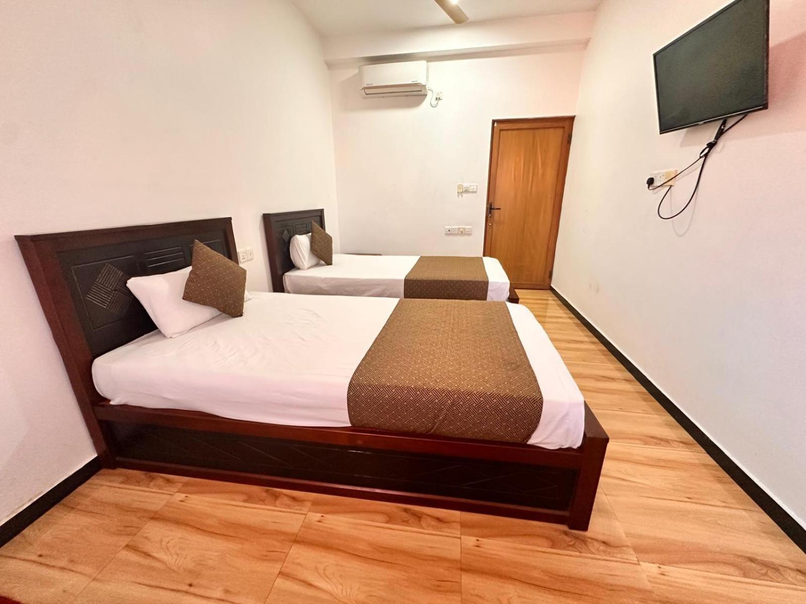 Holiday Villa Trincomalee Eksteriør billede